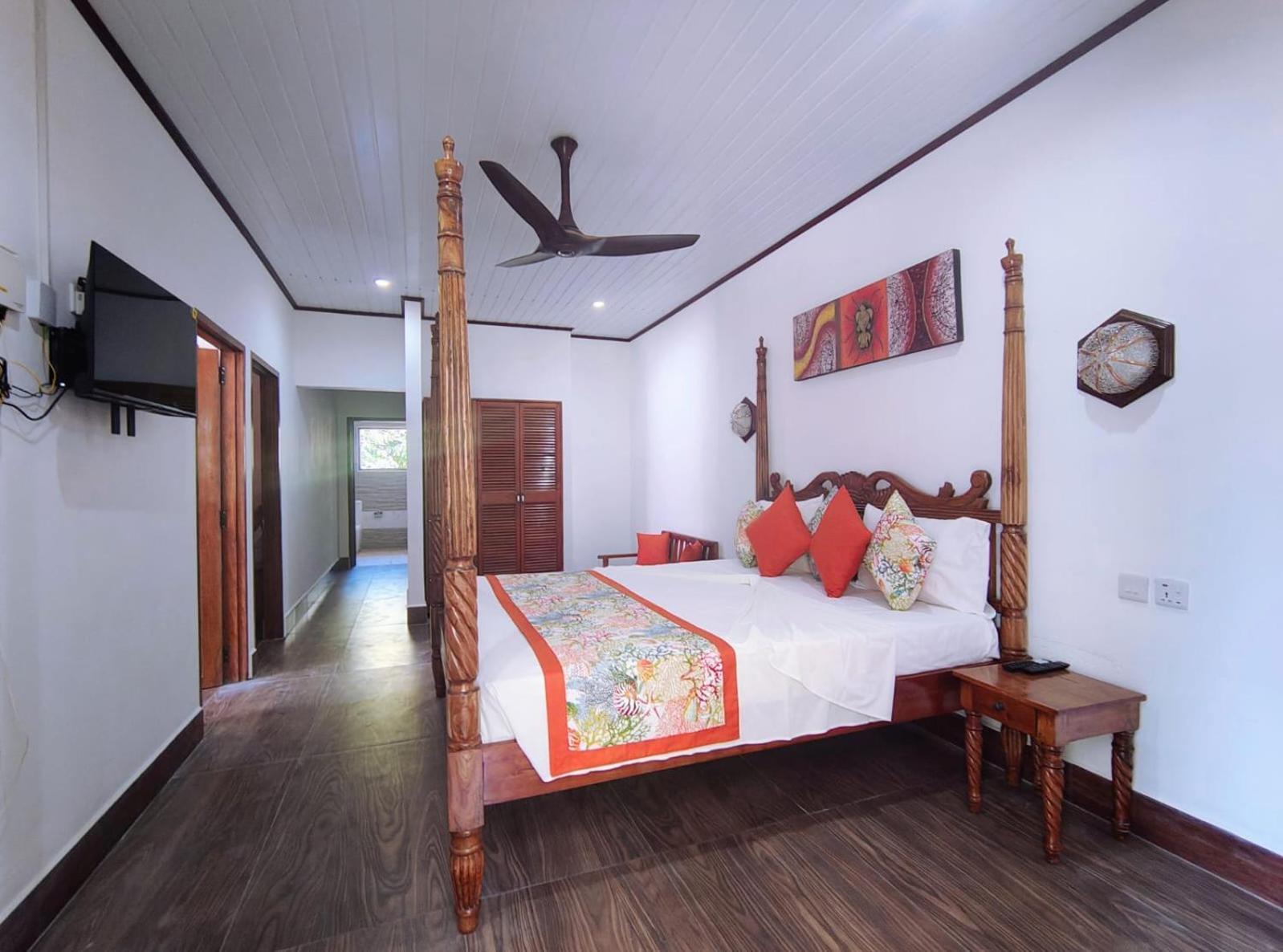 The Islander Hotel Grand Anse  ภายนอก รูปภาพ