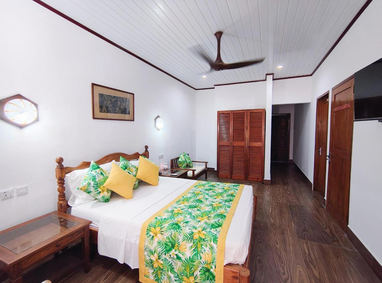The Islander Hotel Grand Anse  ภายนอก รูปภาพ