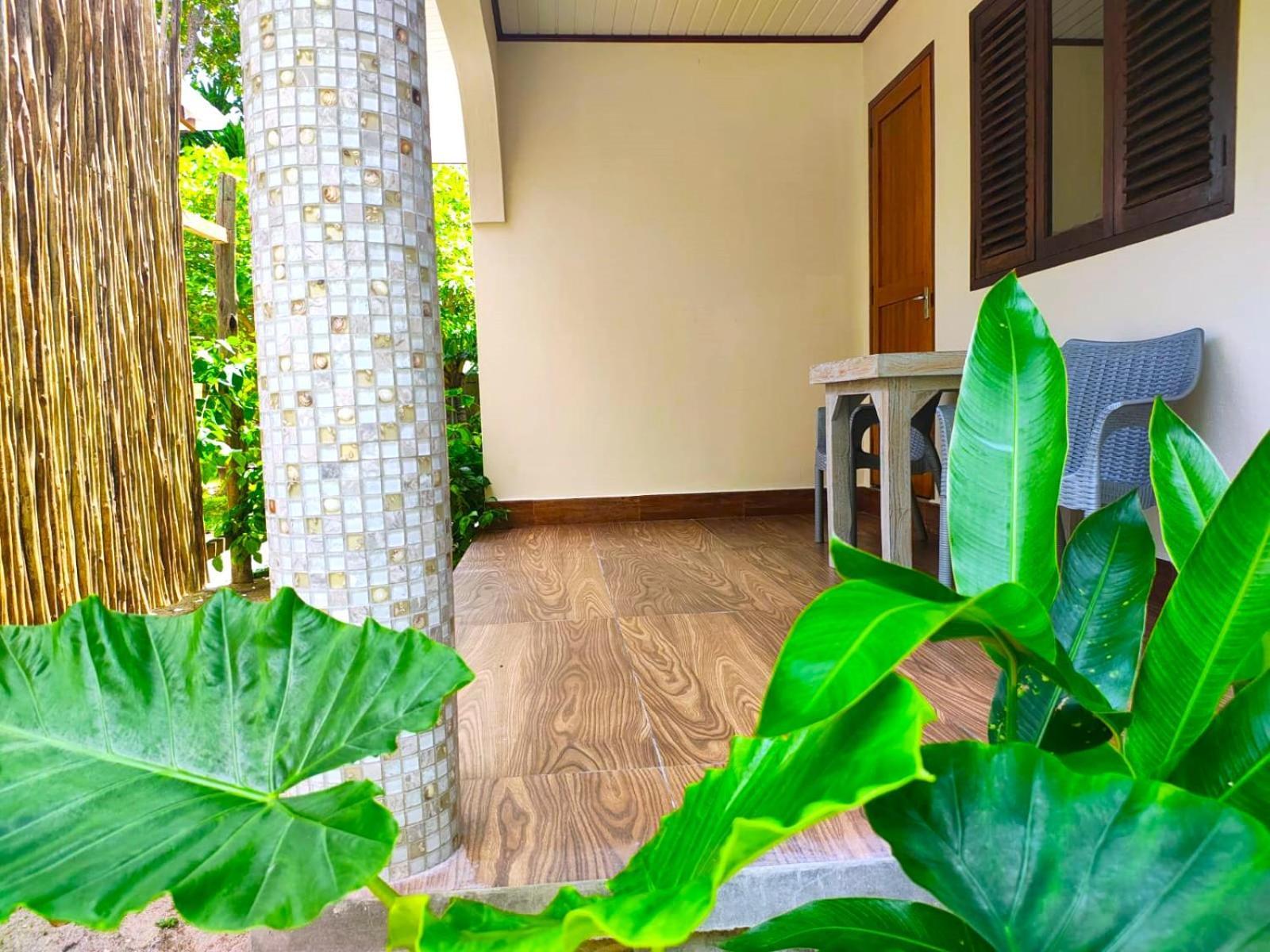 The Islander Hotel Grand Anse  ภายนอก รูปภาพ