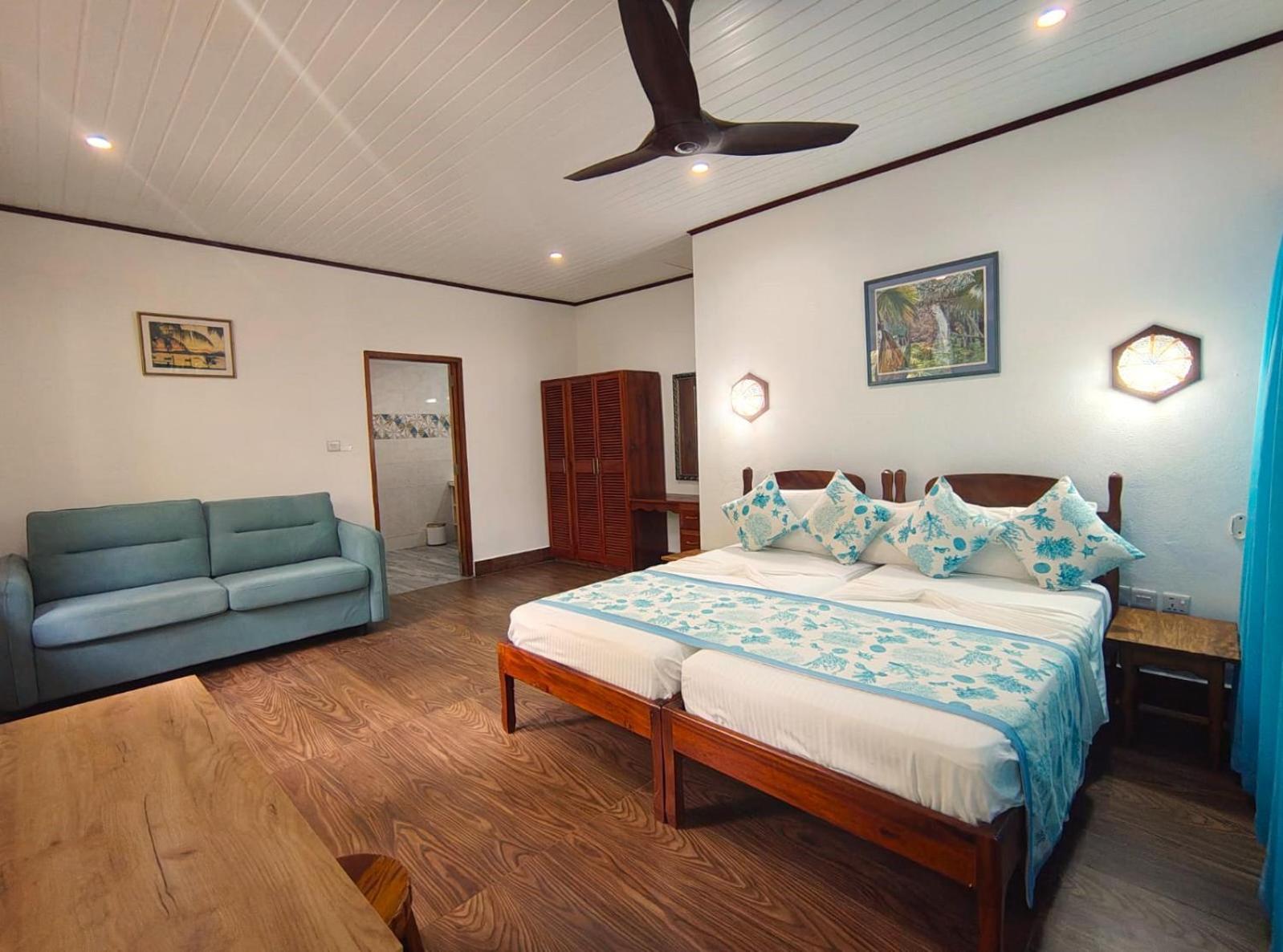 The Islander Hotel Grand Anse  ภายนอก รูปภาพ